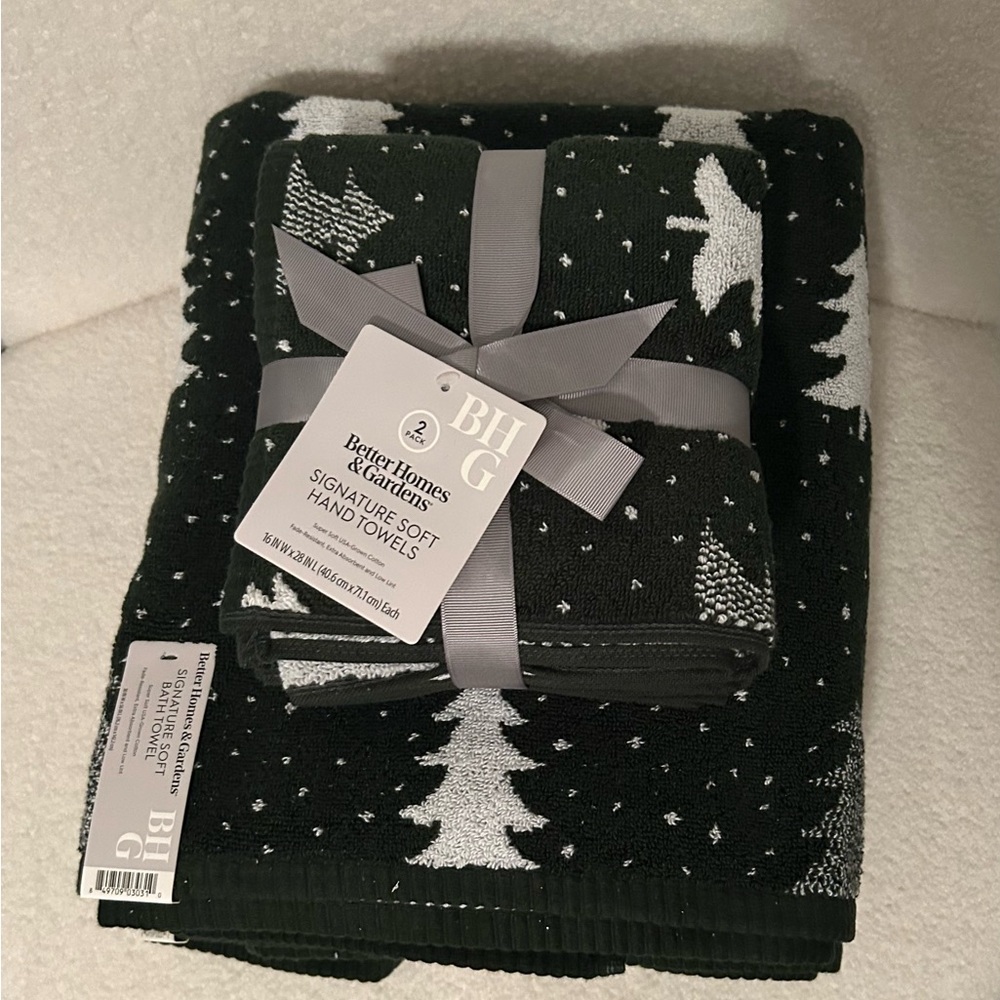 Better Homes And Gardens Evergreen Christmas Towels NWT